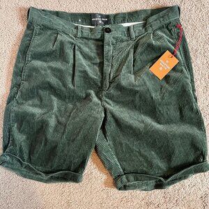 Houston White Green Cordoruy Shorts Sz 40